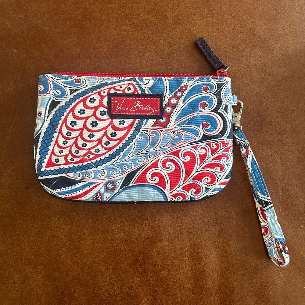 Vera Bradley wristlet. Great condition 7”x5”